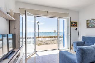 Apartment in Altafulla. Espectacular apartamento en 1linea de mar