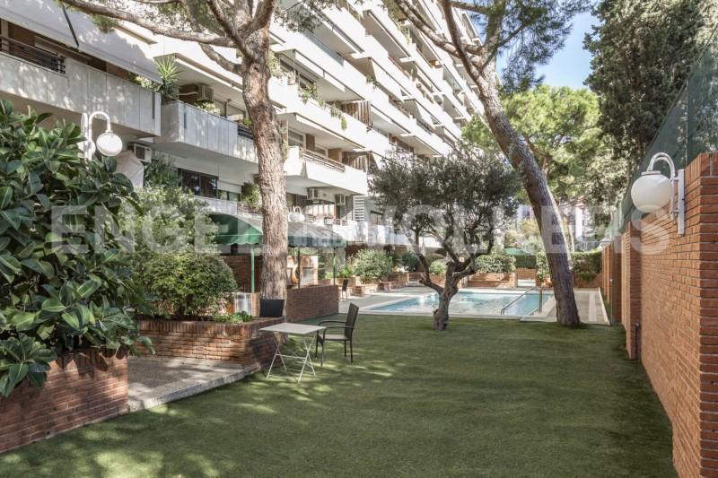 Foto 6a3a7a7b-0711-4d15-a676-e51c6a999a2e. Piccolo appartamento con riscaldamento parcheggio piscina in Barcelona
