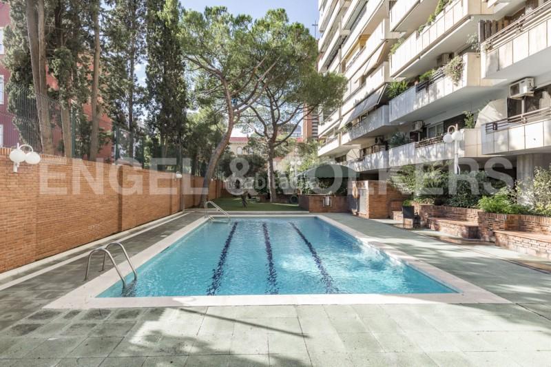 Foto becebdda-d298-4bf0-9788-3ef2d43c5163. Piccolo appartamento con riscaldamento parcheggio piscina in Barcelona