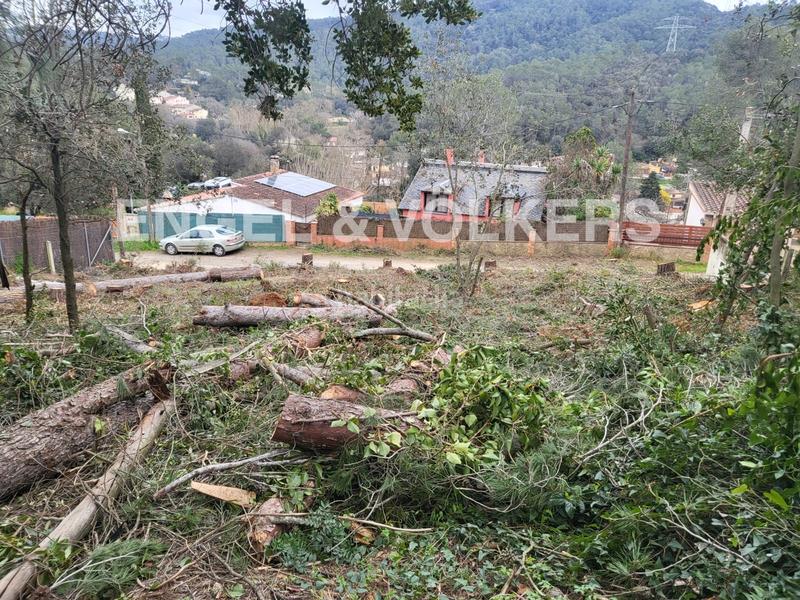 Foto 1817b2ab-6c02-45f3-b267-23433465ebcb. Terreno residencial parcela exclusiva con vistas panorámicas a la montaña en Molins de Rei
