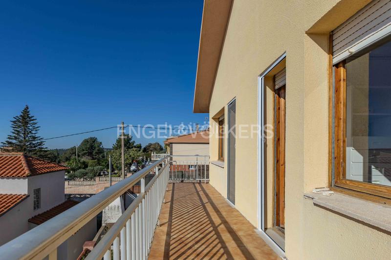 Foto 1a103a83-f4dd-4003-be30-8fd8c0edc8e9. Casa amb calefacció aparcament piscina a Catllar (El)