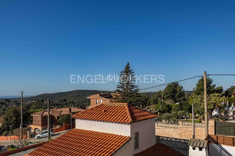 Foto 1c0c1160-5ce6-4000-a756-0cd74b9115a2. Casa amb calefacció aparcament piscina a Catllar (El)