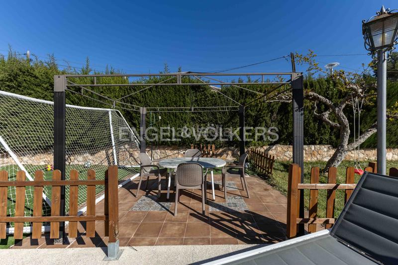 Foto 5e5ea863-99b1-4ea2-8aa0-2702c3fc6844. Casa amb calefacció aparcament piscina a Catllar (El)