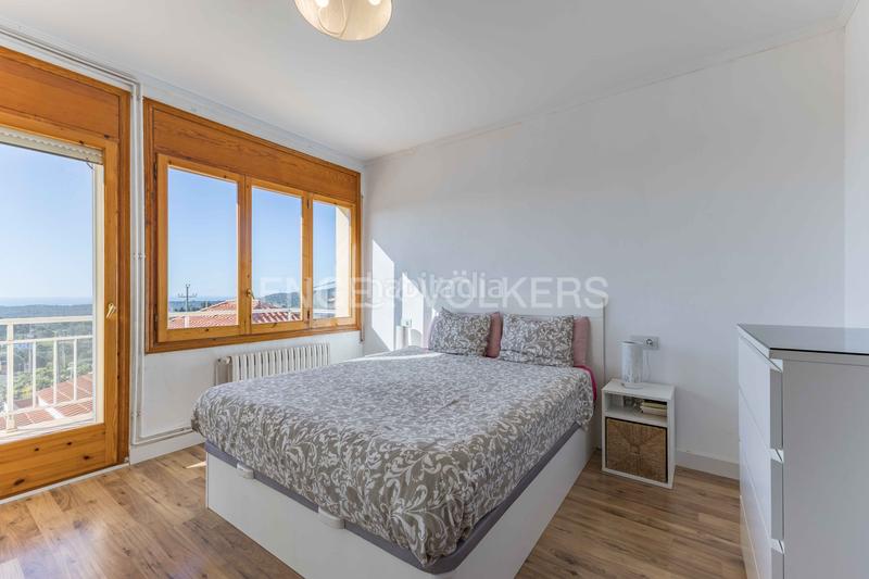 Foto 72e76430-2664-4d61-b22d-523cc171487e. Casa amb calefacció aparcament piscina a Catllar (El)