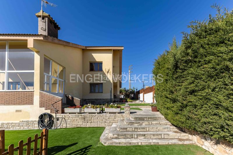 Foto 7a391238-3f4d-44ce-8c50-fbe3b4b83bbb. Casa amb calefacció aparcament piscina a Catllar (El)