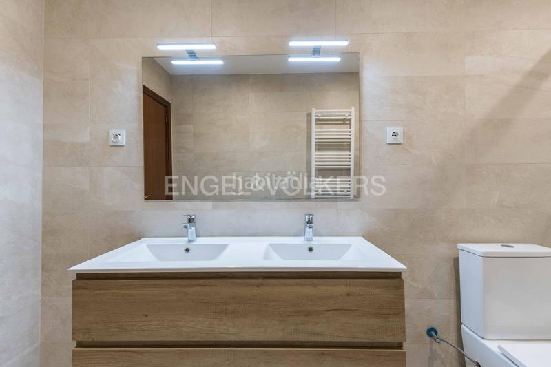 Foto 7ad95471-099e-4efa-a90f-c18a6e773adc. Casa amb calefacció aparcament piscina a Catllar (El)