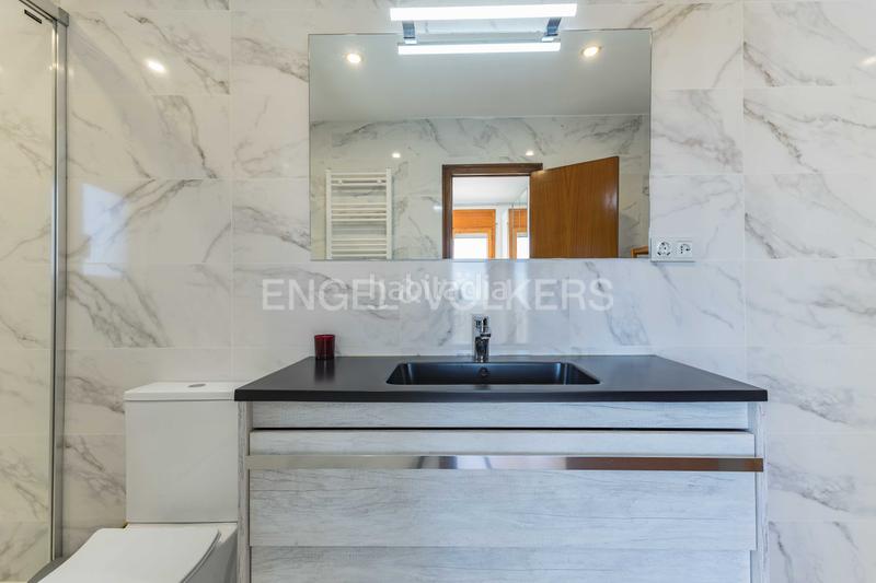 Foto 8b5f0620-950d-4bb4-9b88-e6b9a1596973. Casa amb calefacció aparcament piscina a Catllar (El)