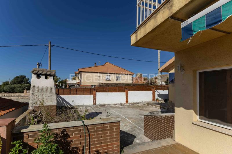 Foto a5739414-e0ca-46c7-be01-b63b51c9bfe0. Casa amb calefacció aparcament piscina a Catllar (El)