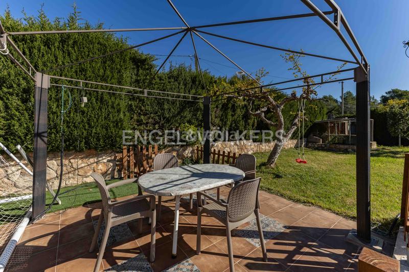 Foto d834f7e9-4626-4823-b41c-d65a2e4d307b. Casa amb calefacció aparcament piscina a Catllar (El)