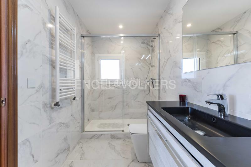 Foto d9d32bcf-f33b-49dc-a1e1-cefc7ab128a1. Casa amb calefacció aparcament piscina a Catllar (El)