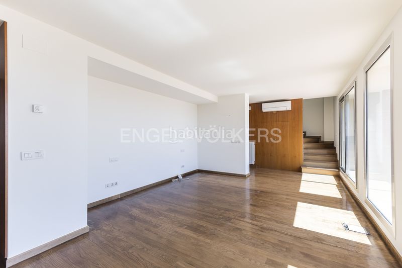 Foto 099a9ab6-ebff-4b16-b120-dcbb614b5495. Casa amb calefacció aparcament piscina a Sant Gervasi - Bonanova Barcelona