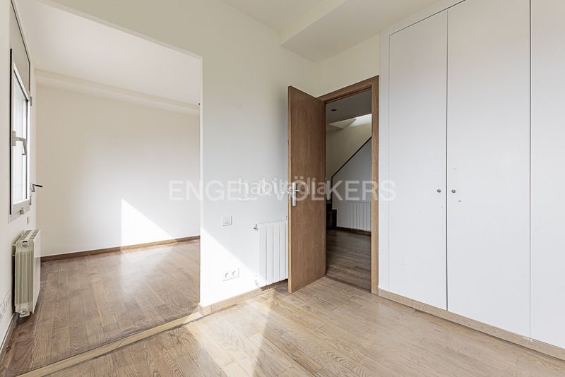 Foto 0f0d4d69-5c2e-4108-be4b-e6176994da41. Casa amb calefacció aparcament piscina a Sant Gervasi - Bonanova Barcelona