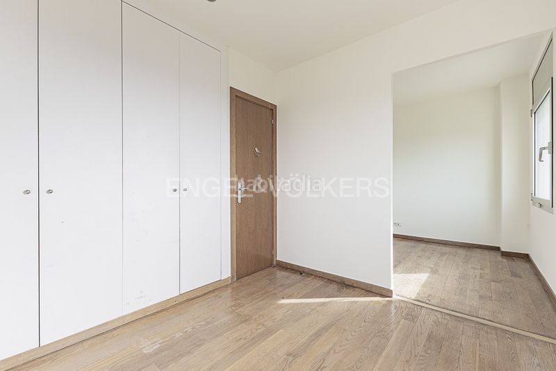 Foto 1cf4edb9-2210-49b2-924c-da3b544d11e9. Casa amb calefacció aparcament piscina a Sant Gervasi - Bonanova Barcelona