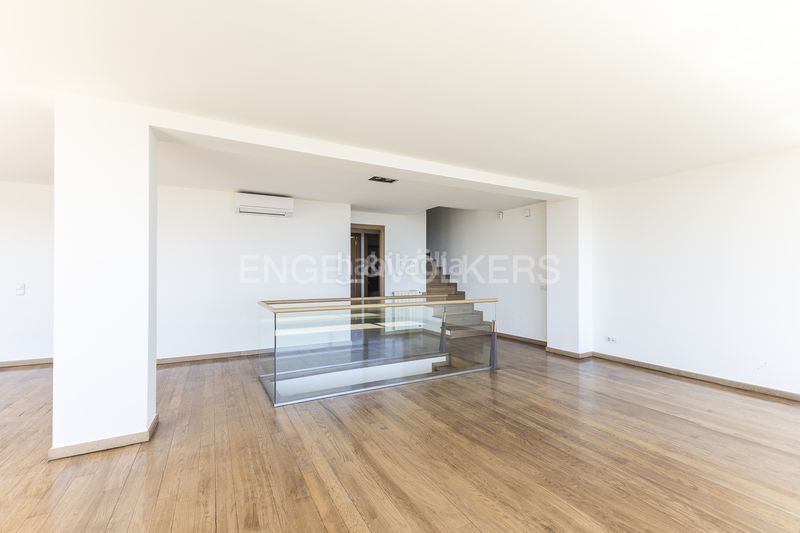 Foto 5177c261-c48d-4281-9c27-b4a237277ddd. Casa amb calefacció aparcament piscina a Sant Gervasi - Bonanova Barcelona