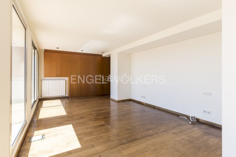 Foto 5593ee2c-aade-4aa4-b20d-6d6fa9828b06. Casa amb calefacció aparcament piscina a Sant Gervasi - Bonanova Barcelona