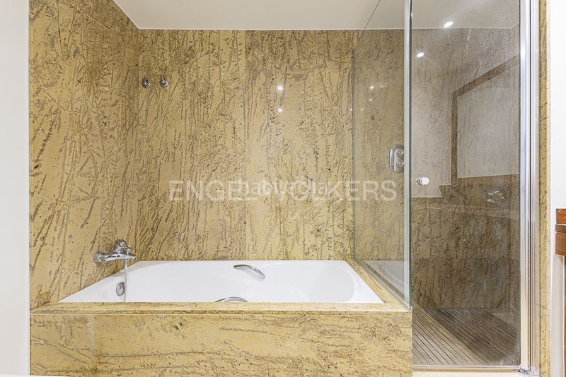 Foto 87995694-36e4-4227-8526-614c2e728145. Casa amb calefacció aparcament piscina a Sant Gervasi - Bonanova Barcelona
