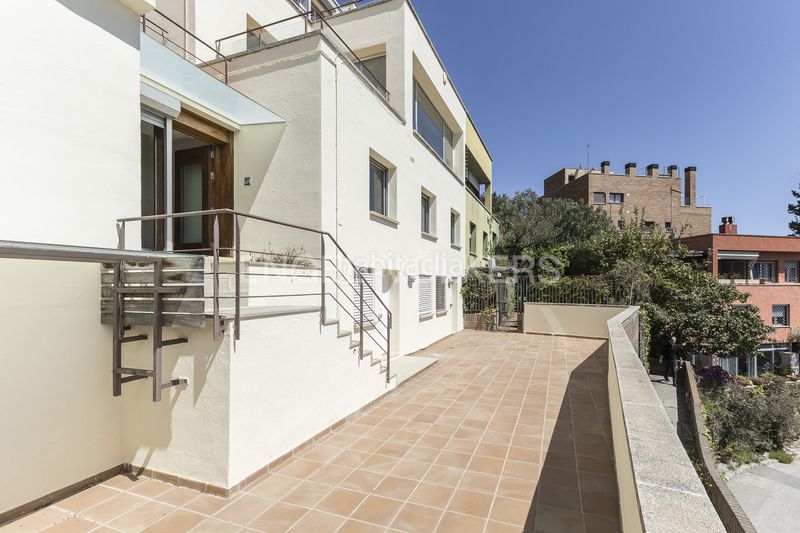 Foto a5797f80-cbe1-489a-ac30-daf87a070796. Casa amb calefacció aparcament piscina a Sant Gervasi - Bonanova Barcelona
