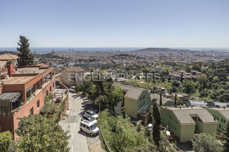 Foto a65868ab-a0b5-4559-b0c0-bbf3194bfb5a. Casa amb calefacció aparcament piscina a Sant Gervasi - Bonanova Barcelona