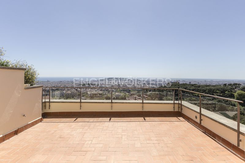 Foto bd180766-3cc8-45dd-b763-231b5b649f39. Casa amb calefacció aparcament piscina a Sant Gervasi - Bonanova Barcelona