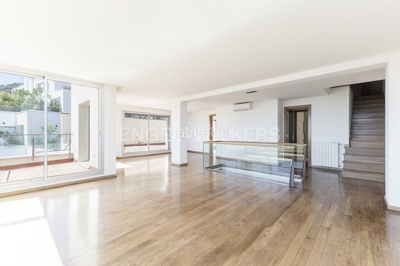 Foto c52aff2a-d334-439f-bd47-6856c79e54d4. Casa amb calefacció aparcament piscina a Sant Gervasi - Bonanova Barcelona