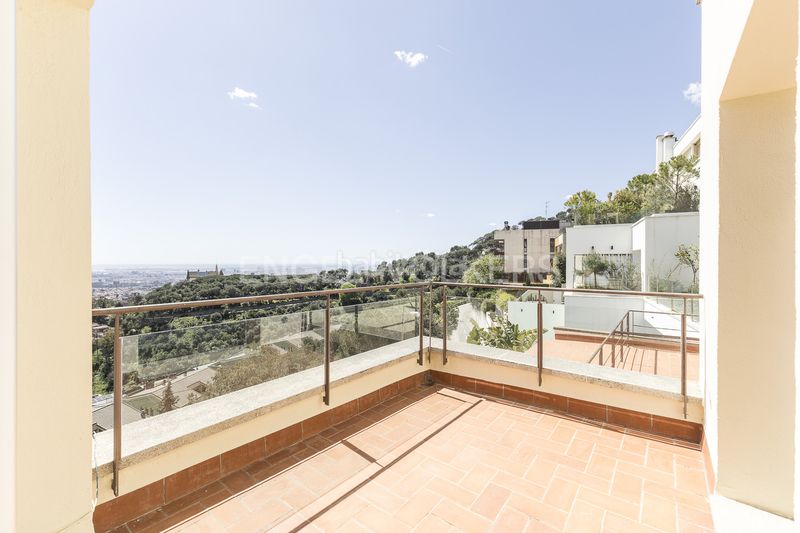 Foto c532071f-9113-492c-8dbf-3ea27cc30506. Casa amb calefacció aparcament piscina a Sant Gervasi - Bonanova Barcelona