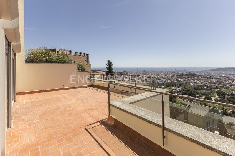 Foto cb8f4932-e449-426c-85a1-81061b3e623b. Casa amb calefacció aparcament piscina a Sant Gervasi - Bonanova Barcelona