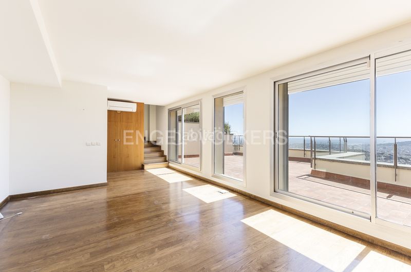 Foto cec14797-43ac-492d-971d-842245b2adfd. Casa amb calefacció aparcament piscina a Sant Gervasi - Bonanova Barcelona