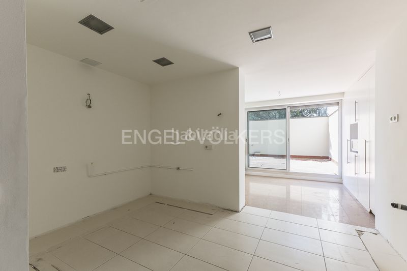 Foto f8f04e43-c297-4c31-98e7-db7f278bda9e. Casa amb calefacció aparcament piscina a Sant Gervasi - Bonanova Barcelona