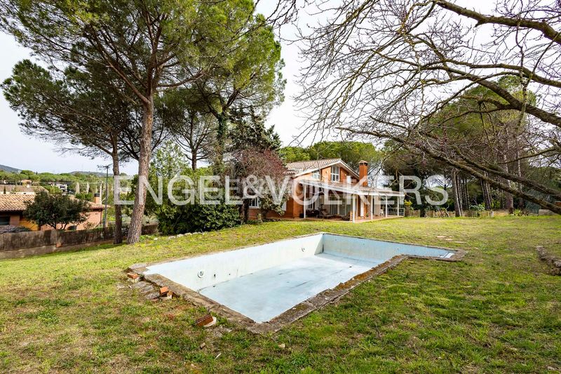 Foto 2e1c85b4-c0cf-4782-a3d9-d35f34387862. Casa amb calefacció aparcament piscina a Begues