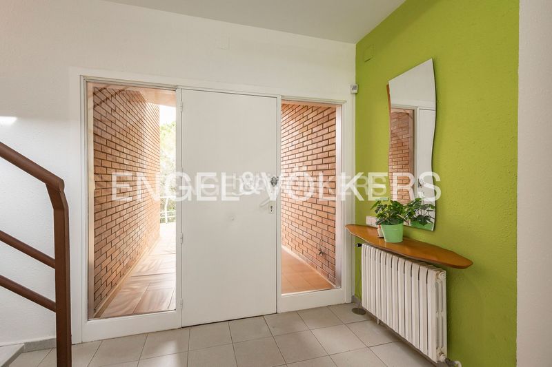 Foto 573de7f4-6f27-44da-9795-18d31bf0309b. Casa amb calefacció aparcament piscina a Begues