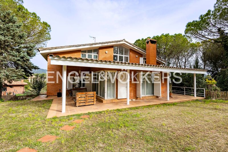 Foto 5d4a5645-0019-4e32-b711-0bfe1d1a3355. Casa amb calefacció aparcament piscina a Begues