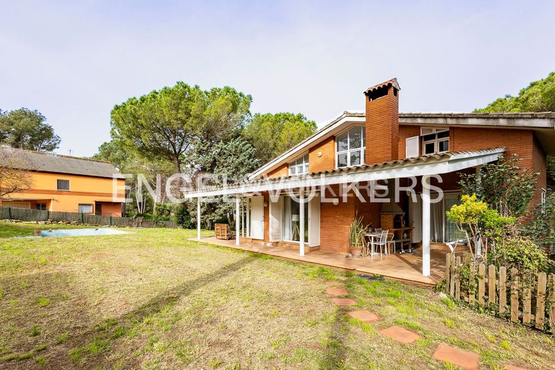 Foto a36259e0-2ef1-4ae4-b547-2a5ae585cd13. Casa amb calefacció aparcament piscina a Begues