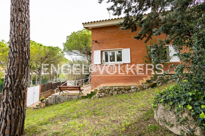 Foto a5674417-dfb6-4526-abd2-1e22fbffb932. Casa amb calefacció aparcament piscina a Begues
