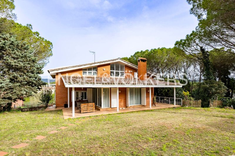 Foto b9a3e671-9e66-4aef-b077-e465b75e38b6. Casa amb calefacció aparcament piscina a Begues