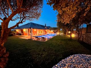 Maison à Corbera de Llobregat. Exquisita mansión con piscina y vistas imprescindibles en corber
