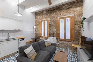 Alquiler Apartamento en El Camp d´en Grassot i Gràcia Nova. Acogedor apartamento temporal reformado en gracia