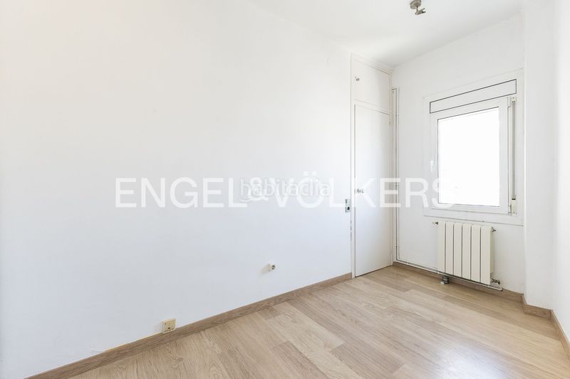 Foto 0b56be25-4b01-4160-88ba-1ab1e1fd23e7. Àtic amb calefacció a Vila de Gràcia Barcelona