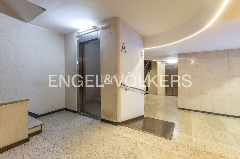 Foto 1ab1b317-f977-4c5e-b9ef-893f6c47ec4b. Àtic amb calefacció a Vila de Gràcia Barcelona