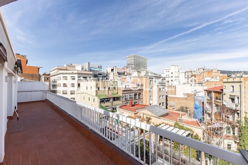 Foto 3d952af9-03c3-4514-81d4-5803d5ac3b7c. Àtic amb calefacció a Vila de Gràcia Barcelona