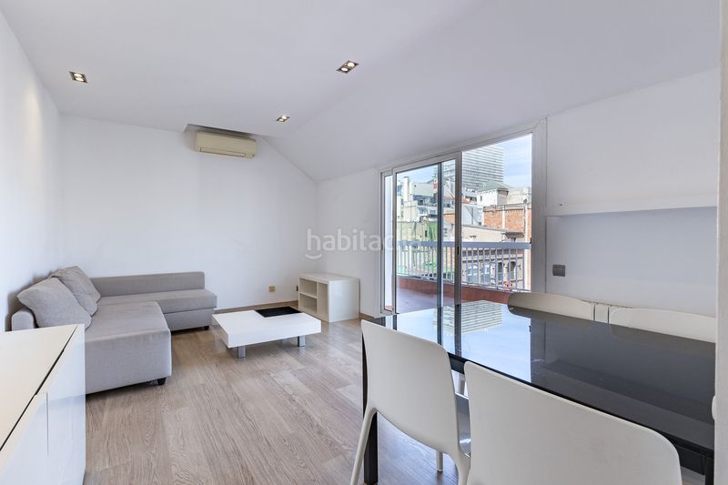 Foto cfabaeb7-5409-4c76-a731-2b672f2bef34. Àtic amb calefacció a Vila de Gràcia Barcelona