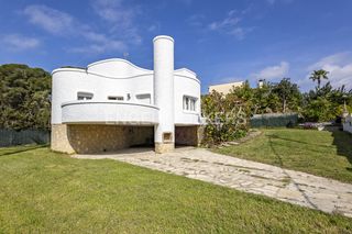 Casa a Segur de Calafell Nucli Urbà. Gran chalet con vistas al mar y cerca a clubes deportivos!