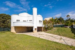 House in Segur de Calafell Nucli Urbà. Idílico chalet cerca a la playa y clubes deportivos!