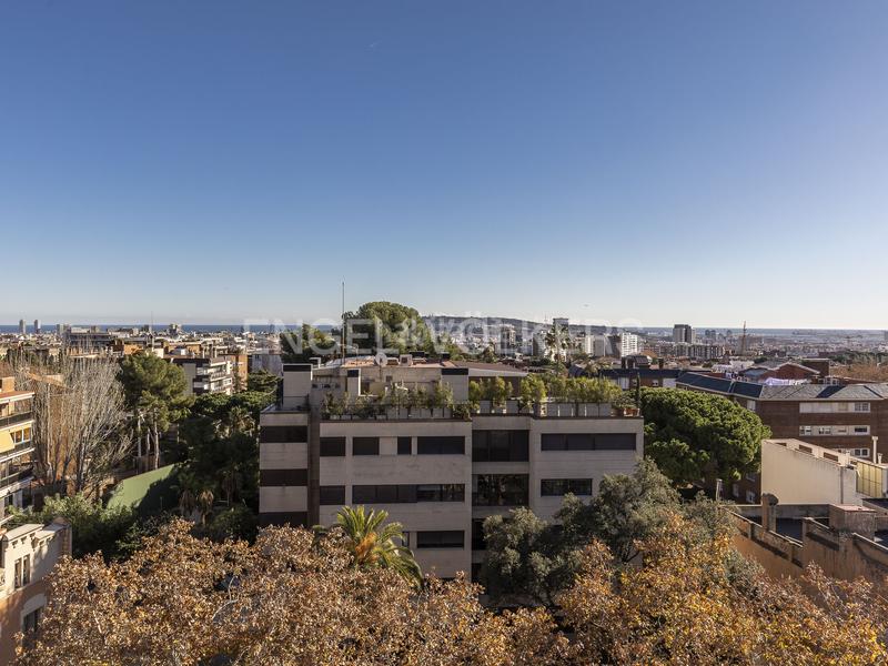 Foto c82cf7ae-6d8a-4f64-afb1-99a6a8ef8e2e. Affitto attico con riscaldamento parcheggio piscina in Barcelona