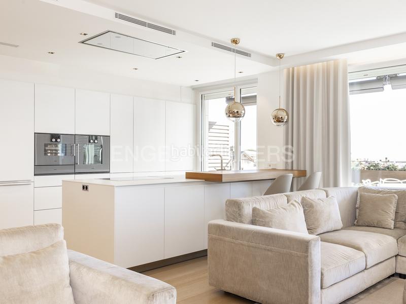 Foto 82001284-3c22-416d-8074-6a96fcd7f986. Alquiler ático  único con terraza y piscina privada en pedralbes en Barcelona