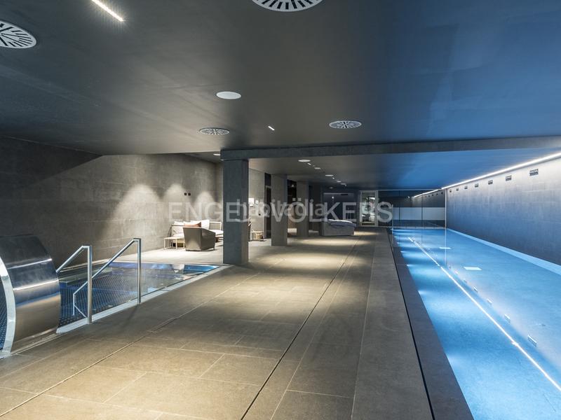 Foto 4ac330fa-7e4b-4486-90c4-2e70bcb71008. Location attique avec chauffage parking piscine dans Barcelona