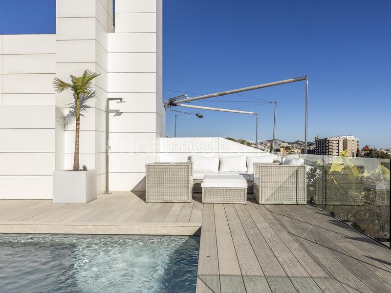 Foto 5c95e2e1-6239-4b31-bbfa-f6e6d3733093. Location attique avec chauffage parking piscine dans Barcelona