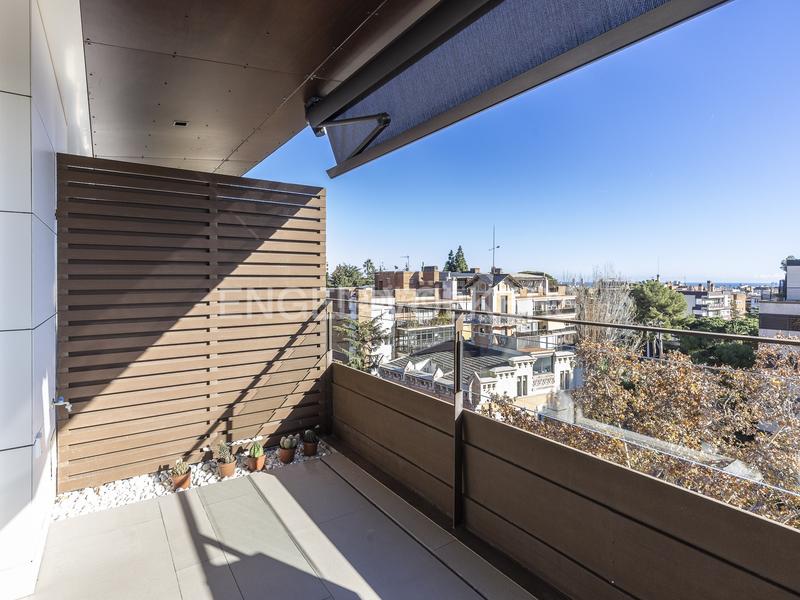 Foto 95a978b1-8c72-4e64-8c97-ee6d0d5f9132. Location attique avec chauffage parking piscine dans Barcelona