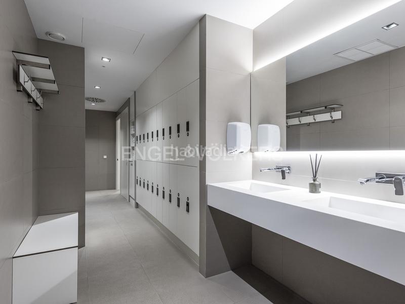 Foto 97d225ec-d4c4-4a0c-ba61-1b13c9a868e2. Location attique avec chauffage parking piscine dans Barcelona