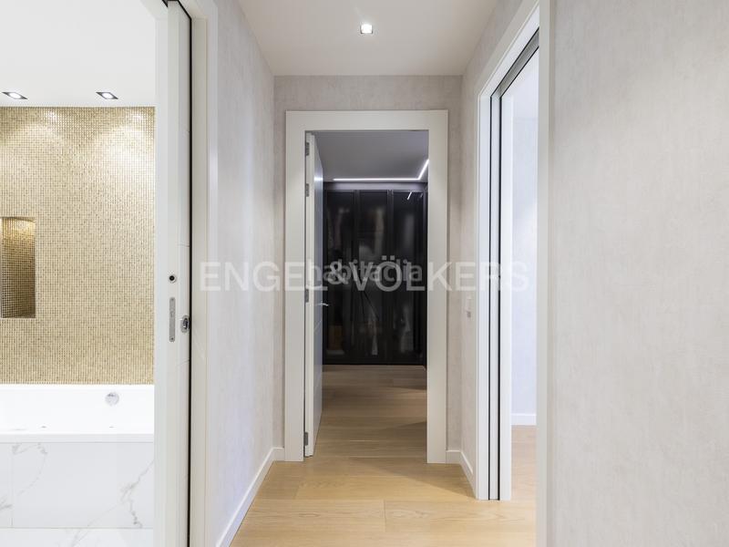 Foto b0c2c1ad-8f87-44c5-8004-b82363dcead3. Location attique avec chauffage parking piscine dans Barcelona