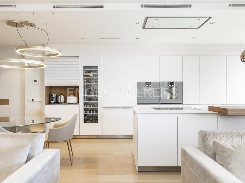 Foto 019c1670-6bbf-4ec2-8f48-f4b5621e5347. Rent penthouse with heating parking pool in Sarrià Barcelona